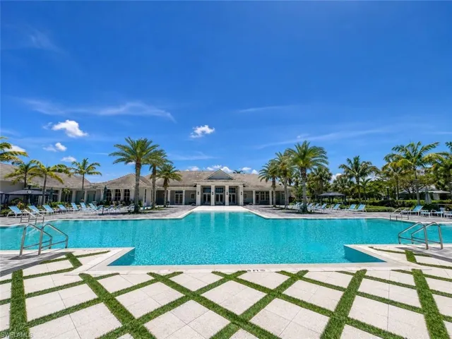 9028  Mayreau  WAY, Naples, FL 34114