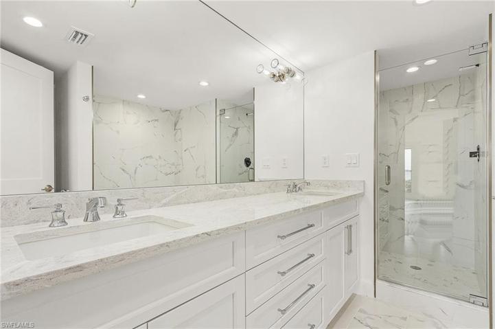 Downstairs En-suite