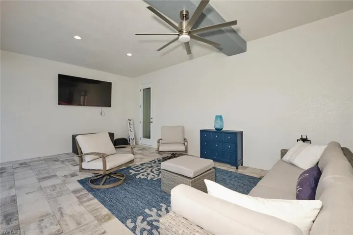 2827 NW 42nd  PL, Cape Coral, FL 33993