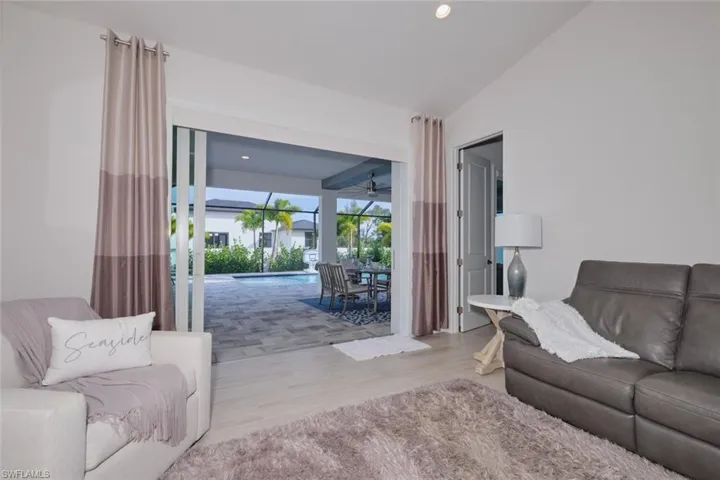 2827 NW 42nd  PL, Cape Coral, FL 33993