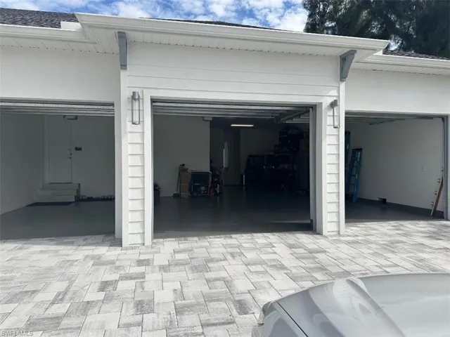 4 Car Garage - 1200 sq ft