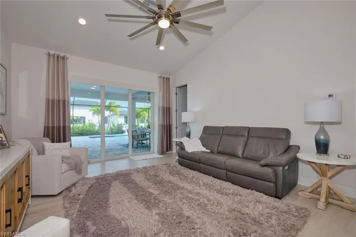 2827 NW 42nd  PL, Cape Coral, FL 33993