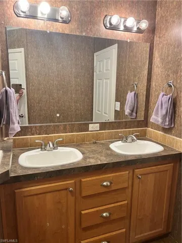 1346 E Park  AVE, Moore Haven, FL 33471