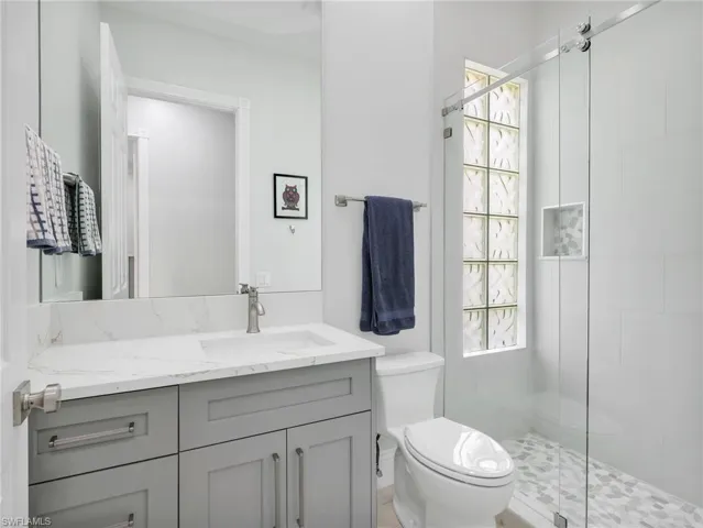 5902 Bermuda Ln, Naples, Florida 34119