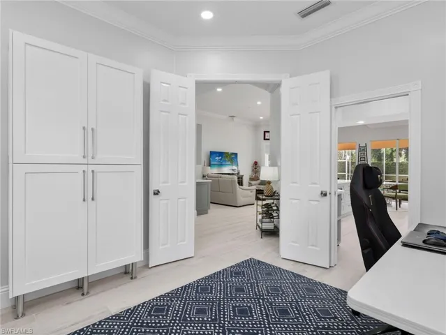 5902 Bermuda Ln, Naples, Florida 34119