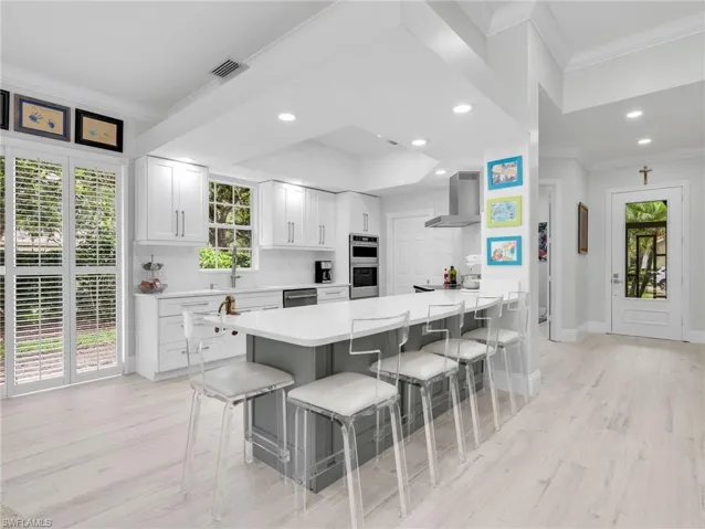 5902 Bermuda Ln, Naples, Florida 34119