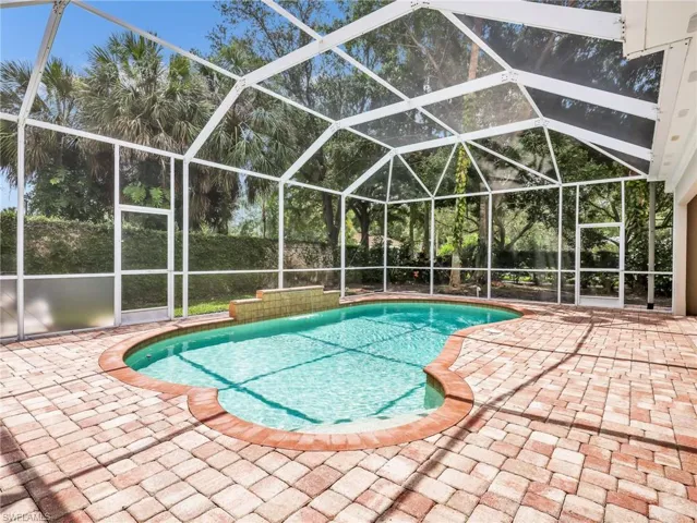5902 Bermuda Ln, Naples, Florida 34119