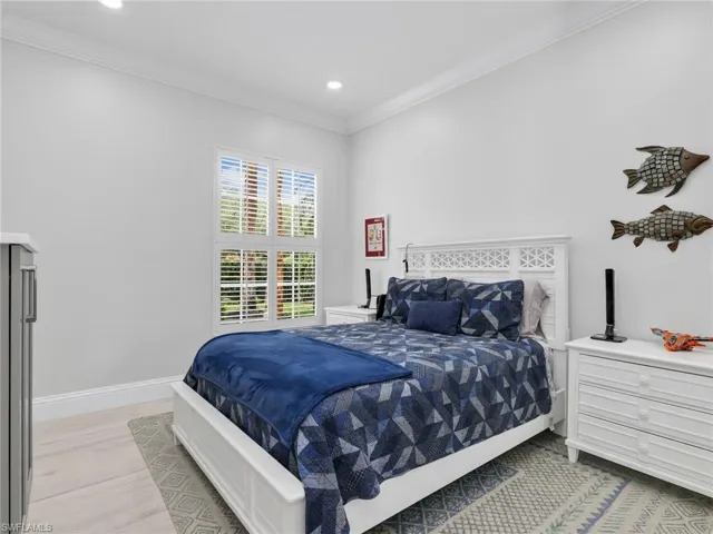 5902 Bermuda Ln, Naples, Florida 34119
