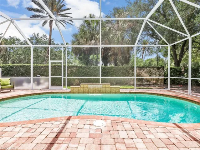 5902 Bermuda Ln, Naples, Florida 34119