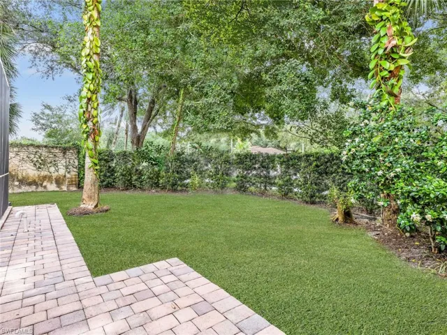 5902 Bermuda Ln, Naples, Florida 34119