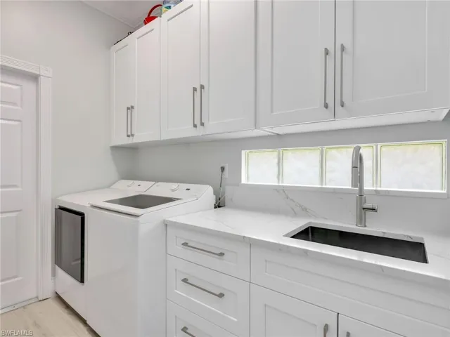 5902 Bermuda Ln, Naples, Florida 34119