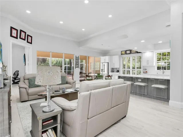 5902 Bermuda Ln, Naples, Florida 34119