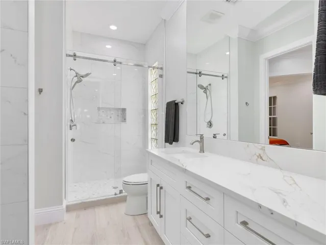5902 Bermuda Ln, Naples, Florida 34119
