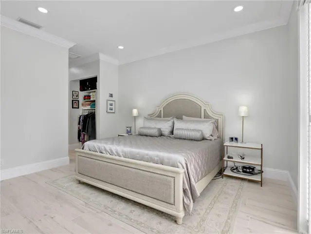 5902 Bermuda Ln, Naples, Florida 34119