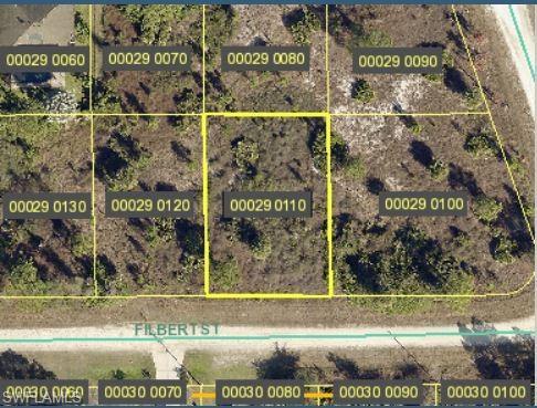 951  Filbert  ST, LEHIGH ACRES, FL 33974