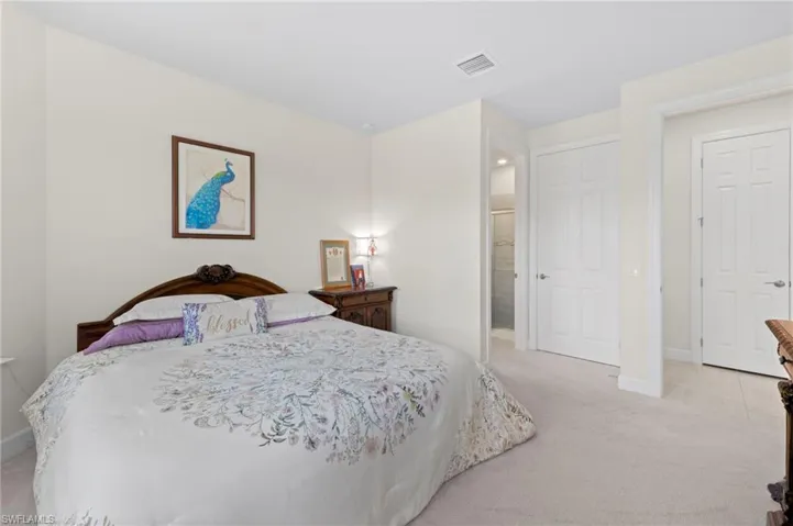 Guest bedroom #1 w/ensuite bath