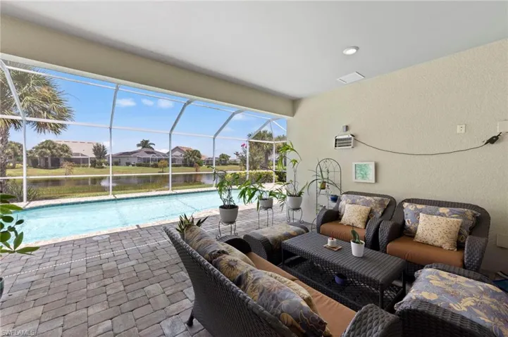 Covered lanai w/view of lake