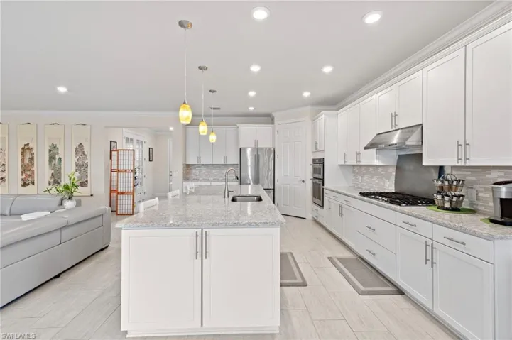 Natural Gas cooktop, wall oven/microwave combo