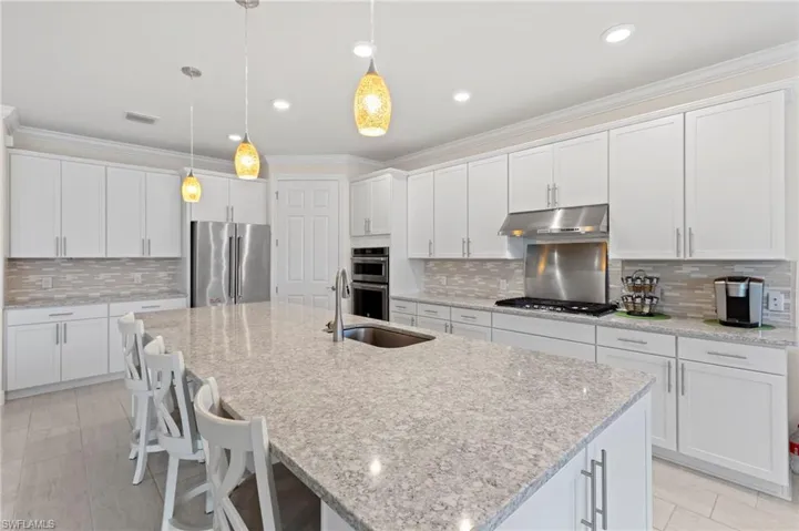 Large extended island, quartz counters