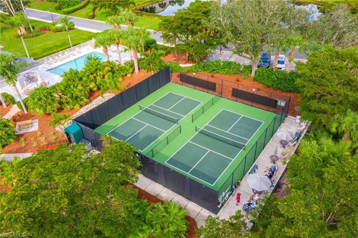 Pickleball courts, walking distance