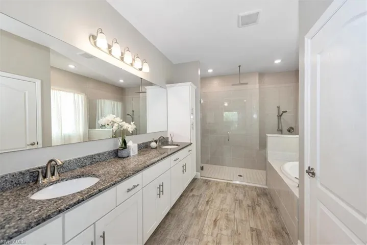 8753 Cascade Price Cir, North Fort Myers, Florida 33917