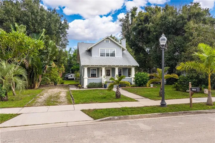 Located In Dean Park Historic District