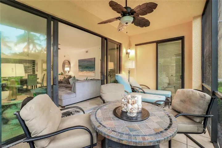 Sunroom with ceiling fan