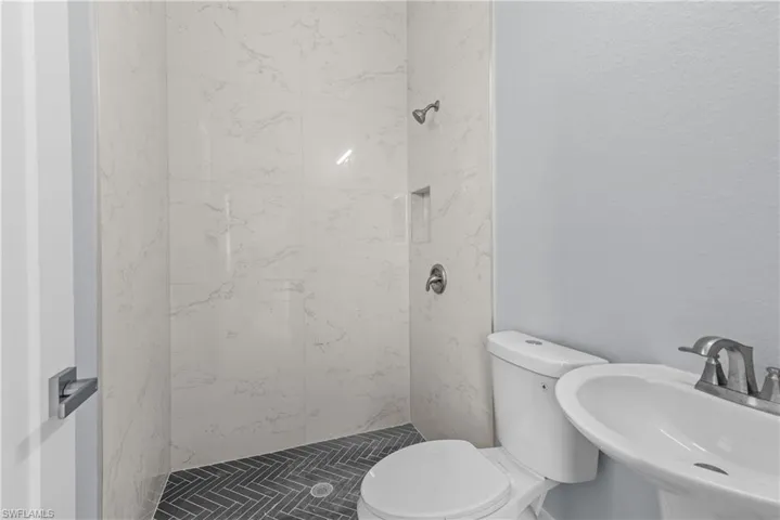 Guest En Suite #2