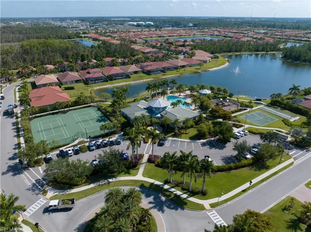 2913  Royal Gardens  AVE, Fort Myers, FL 33916