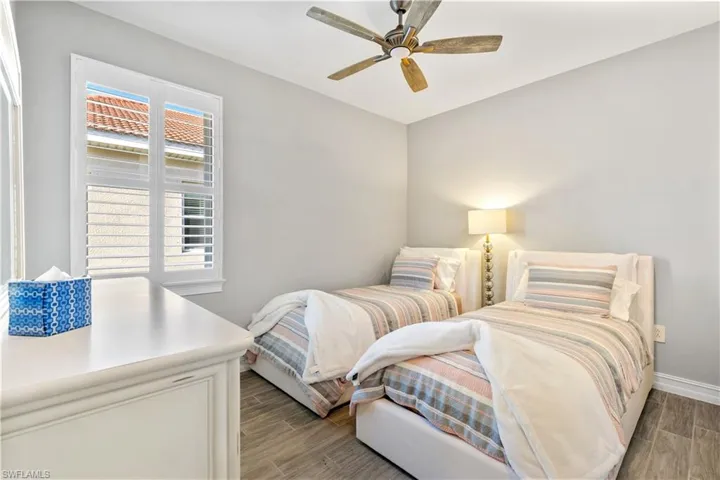 2913  Royal Gardens  AVE, Fort Myers, FL 33916