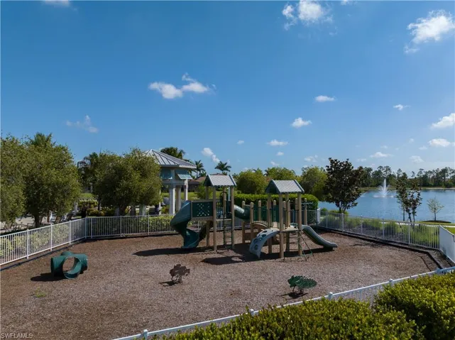2913  Royal Gardens  AVE, Fort Myers, FL 33916