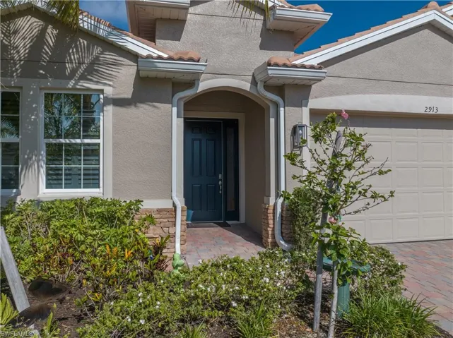 2913  Royal Gardens  AVE, Fort Myers, FL 33916