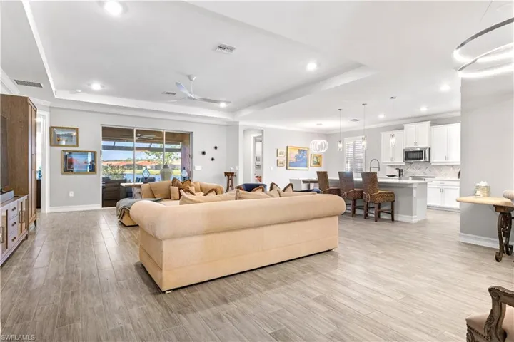 2913  Royal Gardens  AVE, Fort Myers, FL 33916