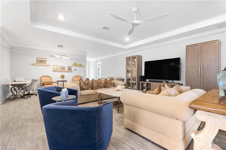 2913  Royal Gardens  AVE, Fort Myers, FL 33916