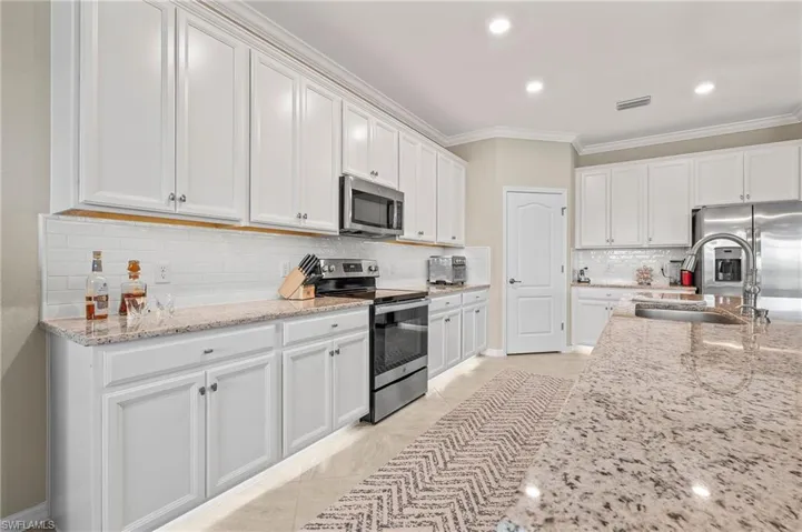 2382  Orchard  ST, Naples, FL 34120