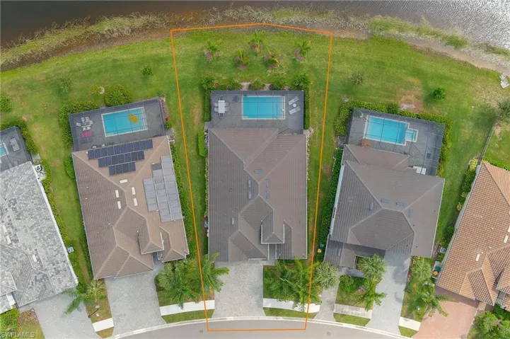 2382  Orchard  ST, Naples, FL 34120