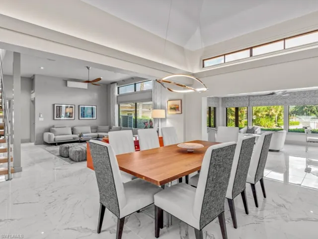 Open concept, bright with transom windows