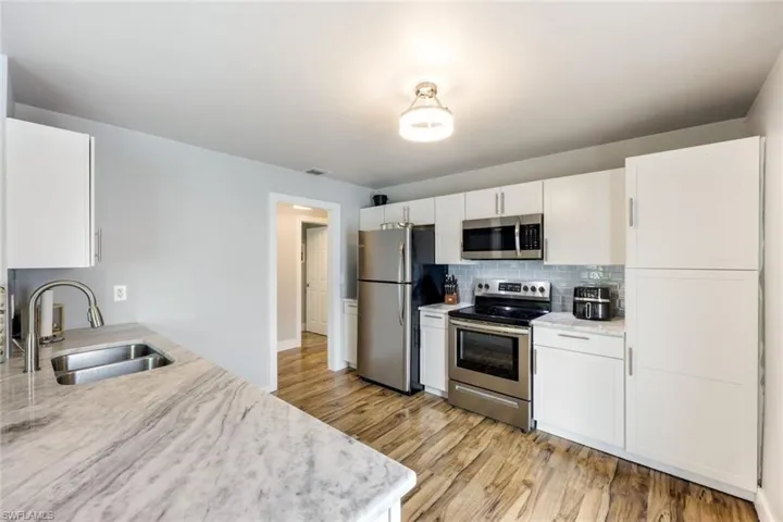 645 101st Ave N, Naples, Florida 34108