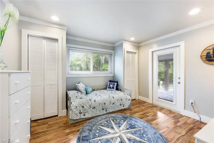 645 101st Ave N, Naples, Florida 34108