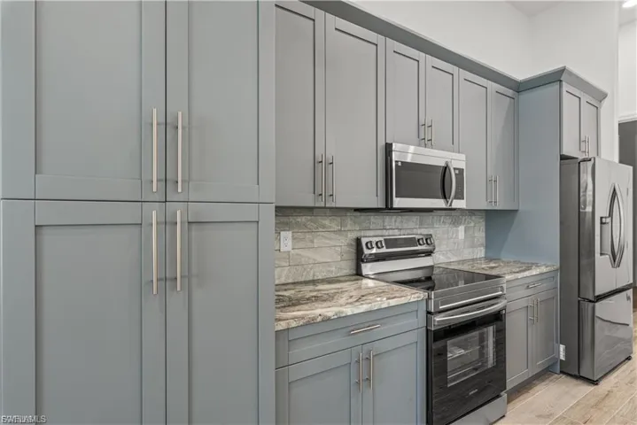 4107 Nw 37th St, Cape Coral, Florida 33993