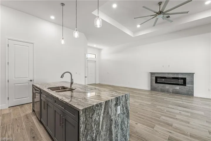 4107 Nw 37th St, Cape Coral, Florida 33993