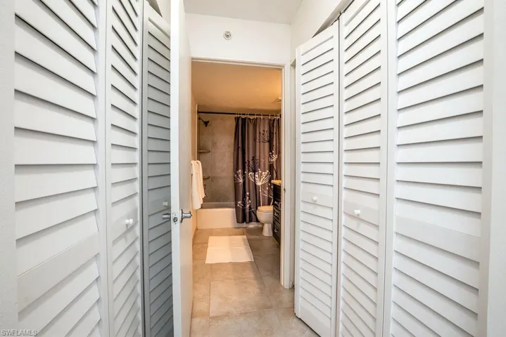 1240  Wildwood Lakes  BLVD, Naples, FL 34104
