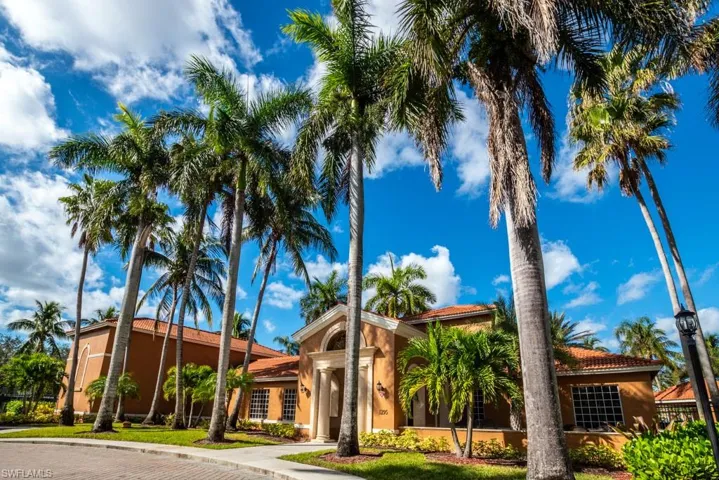 1240  Wildwood Lakes  BLVD, Naples, FL 34104