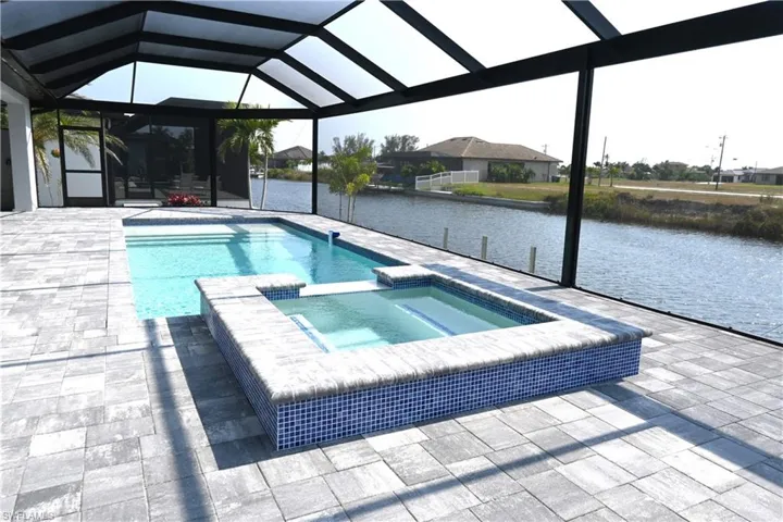 deck/pool/Spa. Unblocked view to Gulf access canal