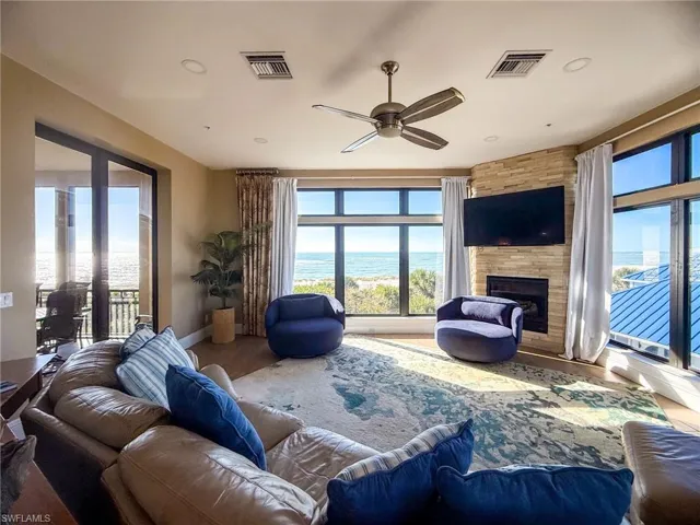 Panoramic views from the living room