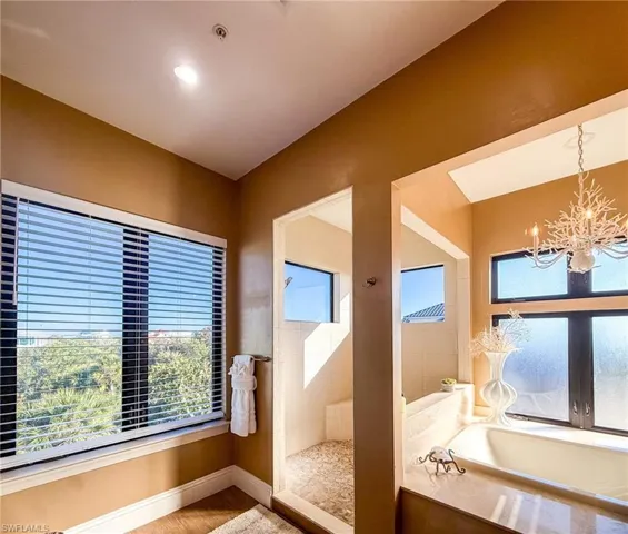 Primary Bedroom 1 en suite bath