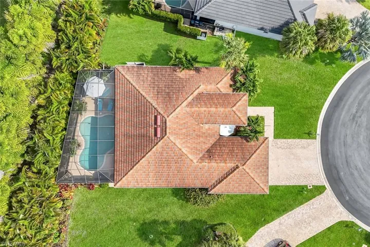 Tile roof replaced in 2019, great pool and Lanai space
