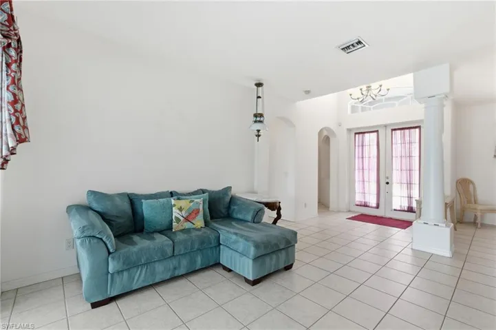 2103 Ne 5th Ter, Cape Coral, Florida 33909
