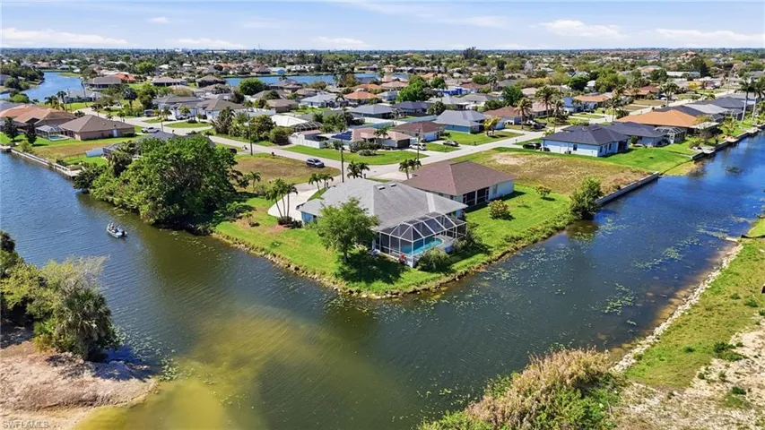 2103 Ne 5th Ter, Cape Coral, Florida 33909