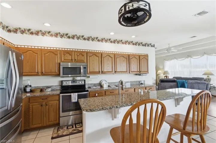 2103 Ne 5th Ter, Cape Coral, Florida 33909